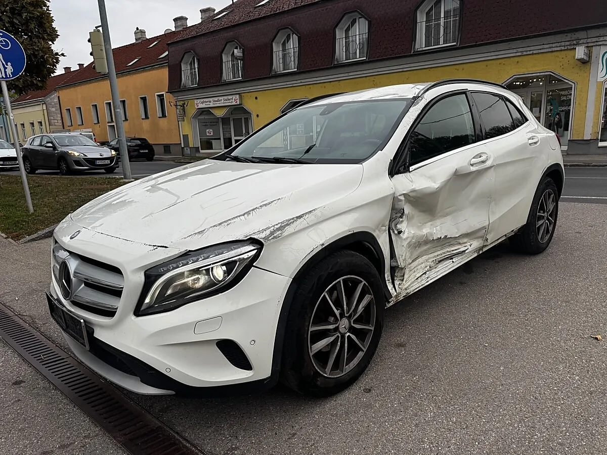 Mercedes-Benz Gla Class 2014 photo 2