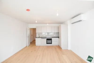 Erstbezug nach Sanierung: Charmante 2-Zimmer-Dachgeschoßwohnung mit Top-Lage – Bild 3