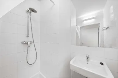 10-Zimmer-Wohnung mieten in Wien – 300 m², € 650 – Bild 19 von 21