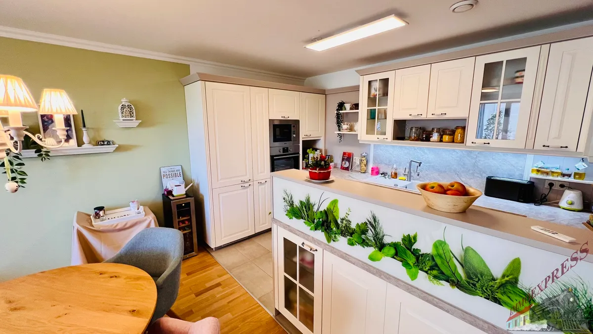Barrierefreie 3-Zimmer-Traumwohnung mit Balkon und Garagenplätzen im Komponistenviertel – pohled 3