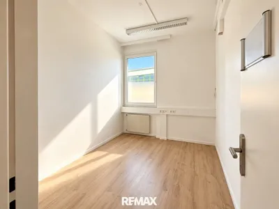 Gewerbeimmobilie kaufen in Wien – 1 587 m², € 1.968.000 – Bild 13 von 24