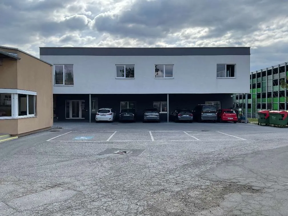 neuwertiger Bürokomplex (Teilflächen möglich) mit anliegender Lagerhalle bzw. Werkstatt - Widok 2