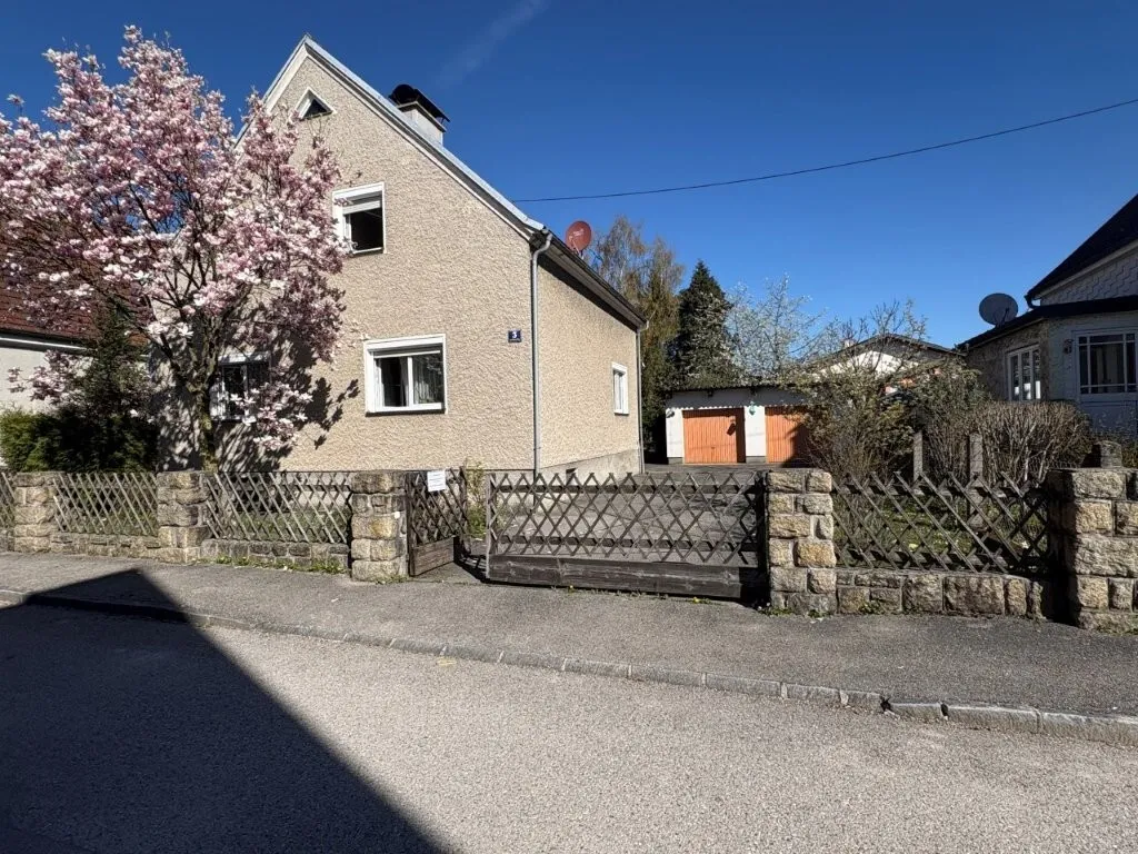 Einfamilienhaus mit Potenzial für individuelle Wohnträume - Ansicht 2