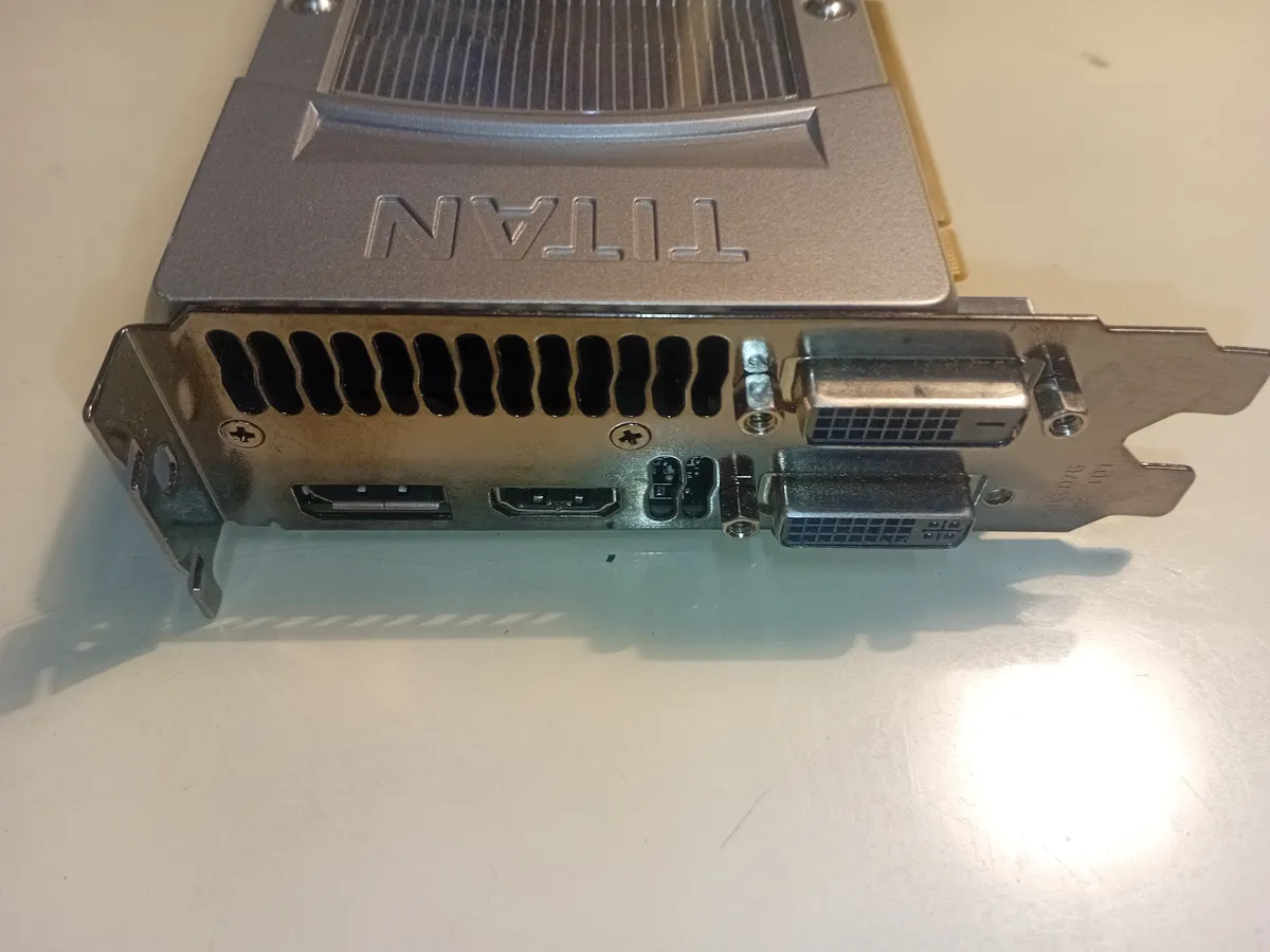 ASUS GeForce GTX TITAN (GTXTITAN-6GD5), € 110,- (1110 Wien) - willhaben