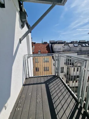 Dachgeschosswohnung mit Balkon im Herzen des 2. Bezirks - ideal auch für 2er-WG!, photo 3