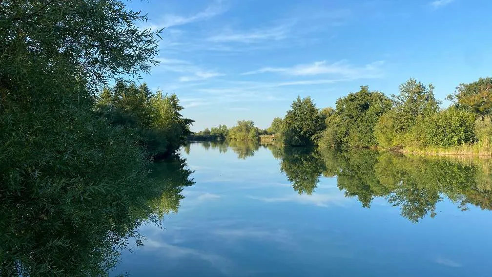 In Hövej 941 m² großes Baugrundstück direkt am See mit eigenem Seeteil zu verkaufen – pohled 3