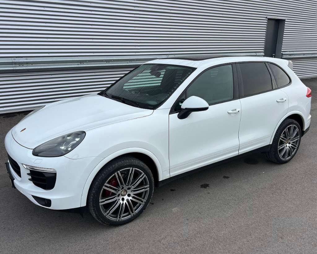 Porsche Cayenne II Platinum Edition 3,0 Aut*LED*Keyless*Kamera SUV / Geländewagen