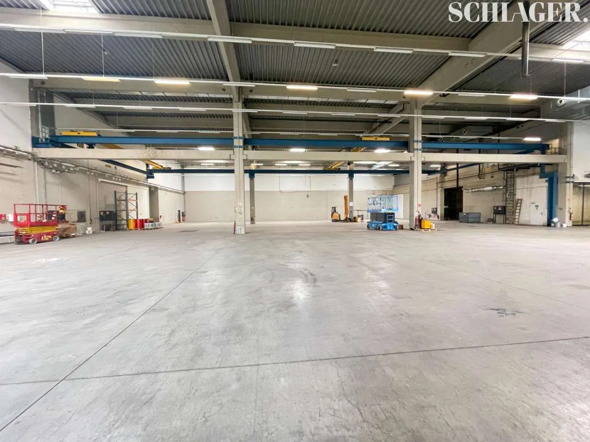 Hallen im Gewerbe- und Industriepark an der A9-Autobahn - Ansicht 2