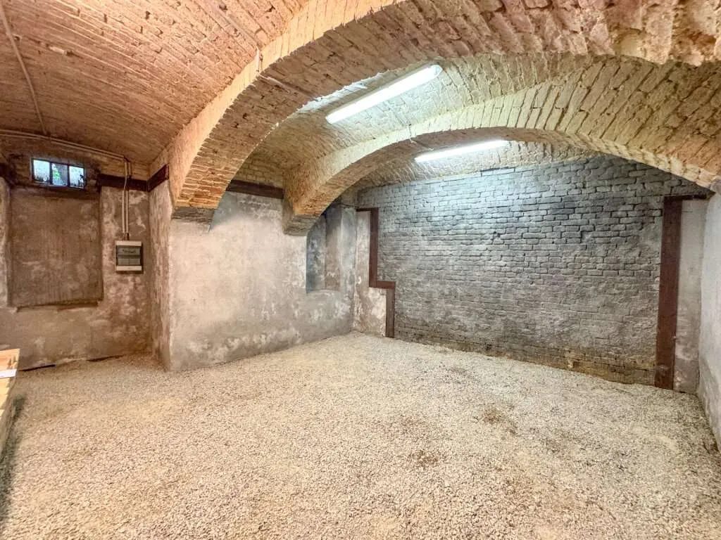Magazin mit 35,36 m² Nutzfläche, Nähe Hütteldorfer Straße! Zugang über Hauskeller! - Ansicht 2