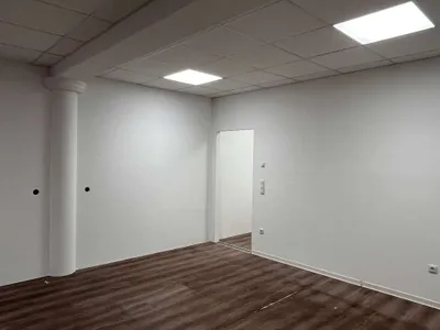 2-Zimmer-Gewerbeimmobilie mieten in Braunau am Inn – 85 m², € 900 – Bild 5 von 8