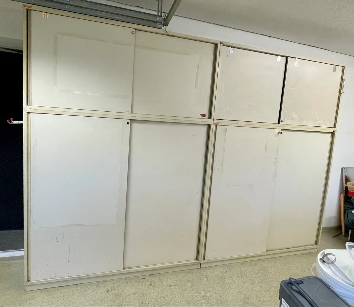 Großer Schrank für Keller, Werkstatt oder Garage, € 0,- (4050 Traun)