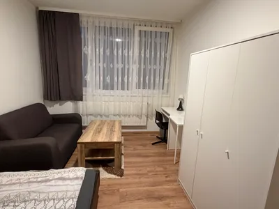 1-Zimmer-Wohnung mieten in Vöcklabruck – 14 m², € 400 – Bild 2 von 9