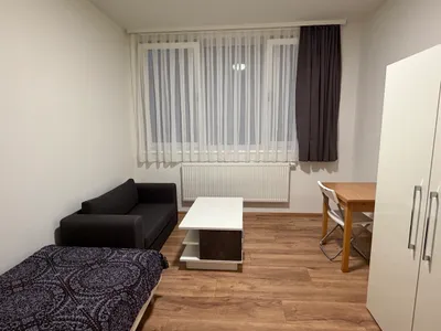 1-Zimmer-Wohnung mieten in Vöcklabruck – 14 m², € 400