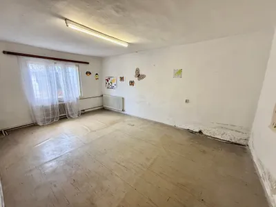6-Zimmer-Haus kaufen in Hollabrunn – 211 m², € 115.000 – Bild 8 von 11