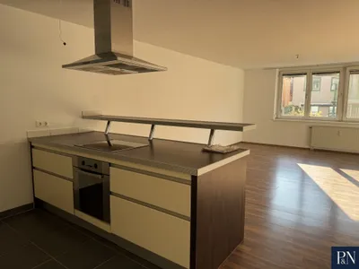 Großzügige 3-Zimmer Wohnung mit Loggia im Grünen – Bild 3