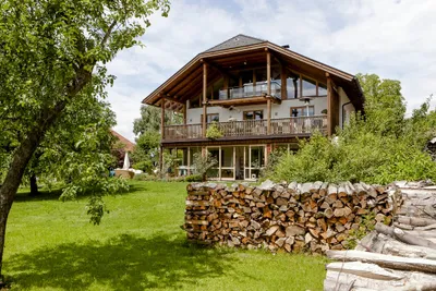 10-Zimmer-Immobilie kaufen in Vöcklabruck – 450 m², € 1.290.000 – Bild 2 von 9