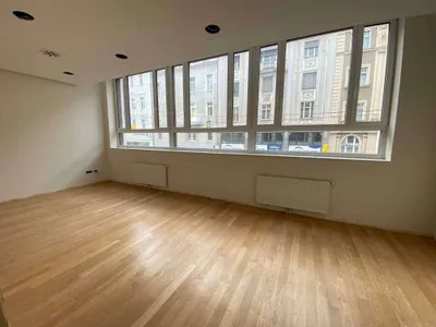 10-Zimmer-Gewerbeimmobilie mieten in Linz – 480 m², € 8.400 – Bild 8 von 13