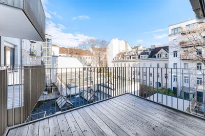 Wenige Schritte zur Mariahilfer Straße! Erstbezug! 2-Zimmer-Wohnung mit Balkon zu vermieten!