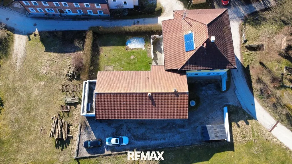Familienparadies mit Einliegerwohnung und großem Garten - Ansicht 2