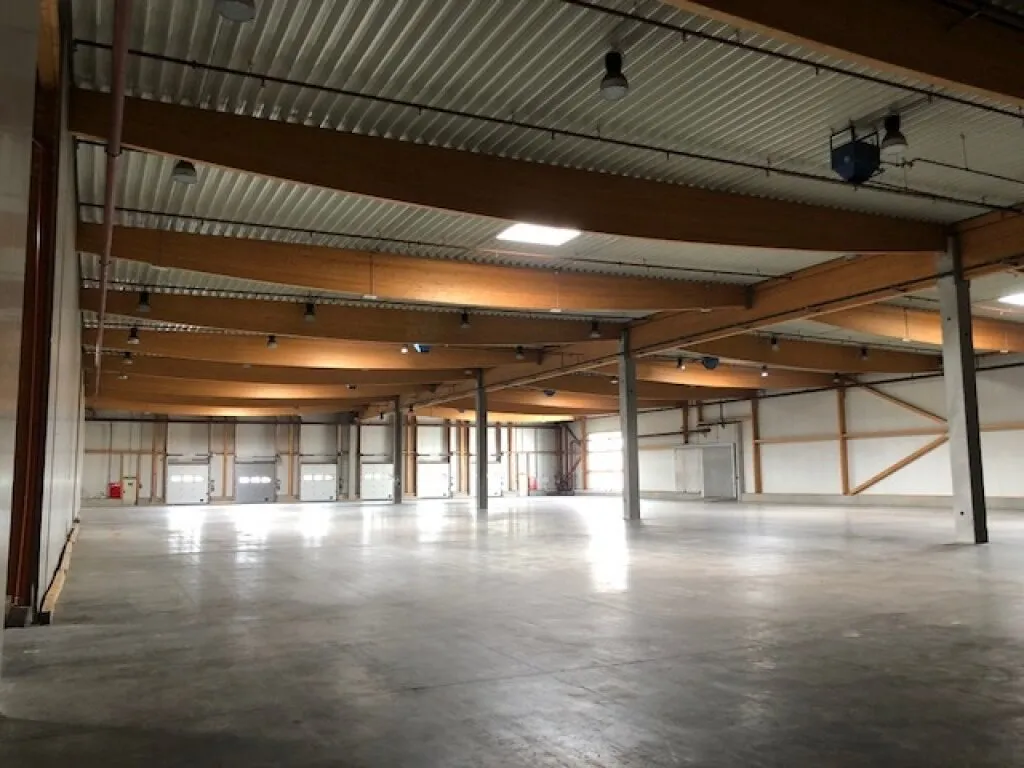 Lager- Logistik- Produktionshalle, 6 Andockrampen - Ansicht 2