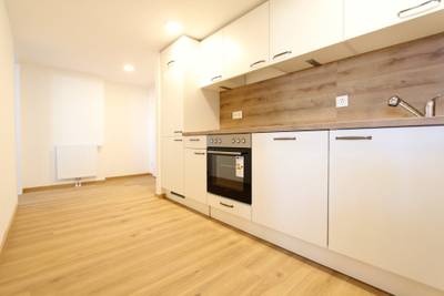 SCHÖNE, NEU SANIERTE 2-ZIMMER-WOHNUNG!
