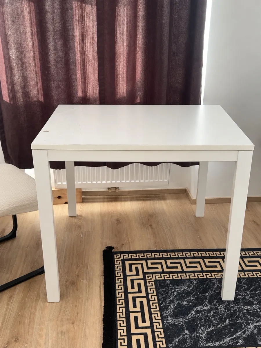 IKEA Quadratischer Tisch Weiß - Esstisch / Küchentisch, € 35,- (1180 Wien)