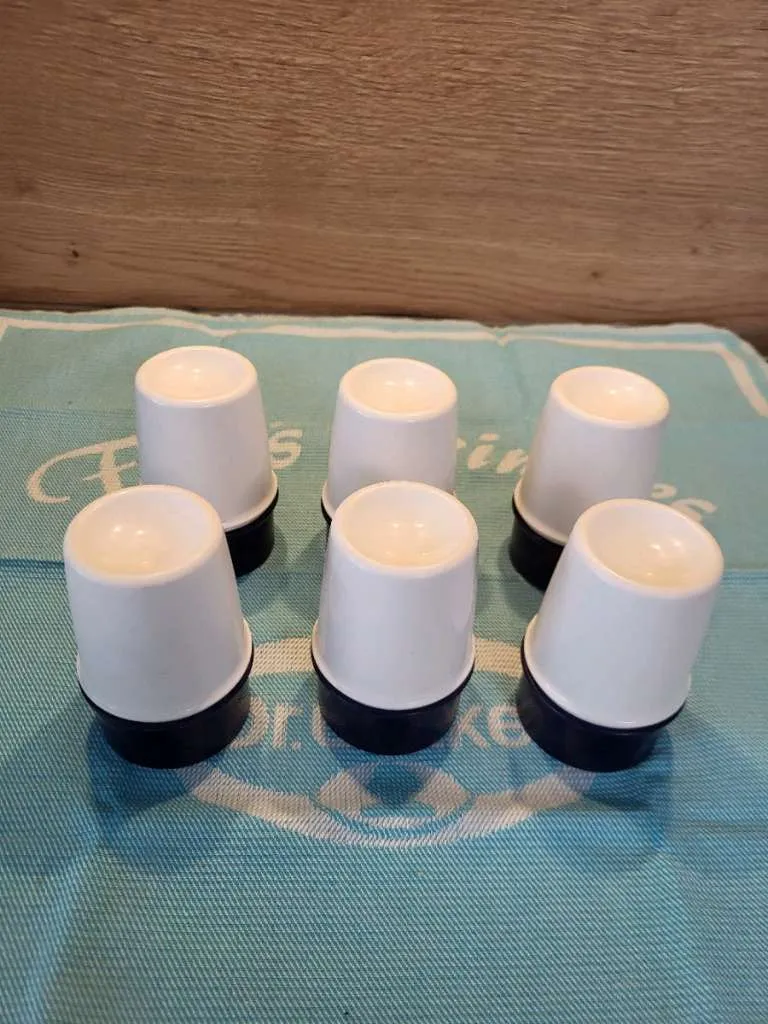 Tupperware Eierbecher, € 20,- (7000 Eisenstadt)