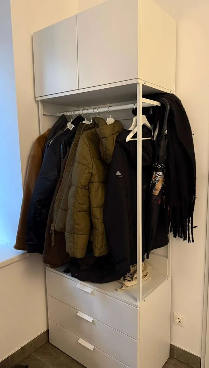 IKEA PLATSA Garderobe - Weiß - 80×42×221 cm, € 160,- (1170 Wien)