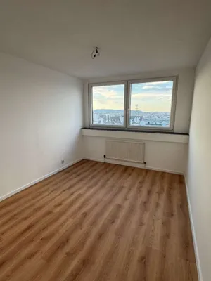 Renovierte 3-Zimmer Wohnung mit Weitblick über Wien – Bild 2