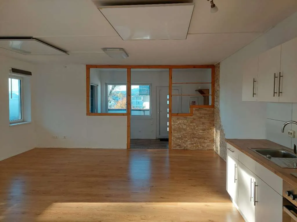 Schöne 2 Zimmerwohnung mit Balkon - Ansicht 2