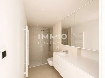 37. Etage inkl. 10qm Loggia: Urban Sun Studio mit Ostblick im DC2 Tower – Bild 2