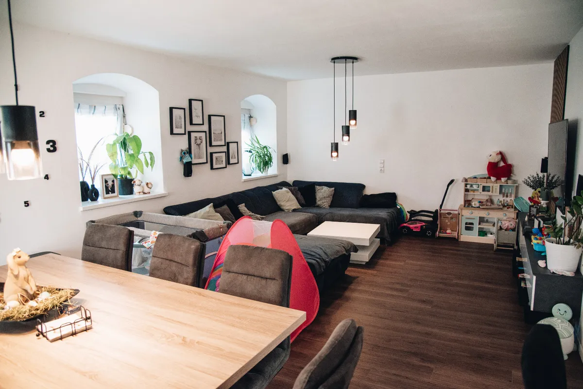 Charmantes Familienhaus mit großem Grundstück, modernisiertem Wohnkomfort & vielseitigem Potenzial - Widok 3