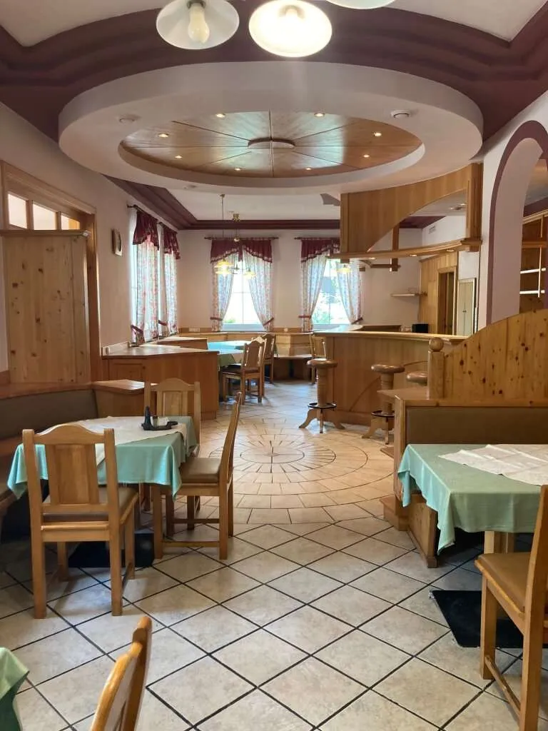 Charmantes Gasthaus / Konditorei mit Wintergarten und Terrasse – pohled 2