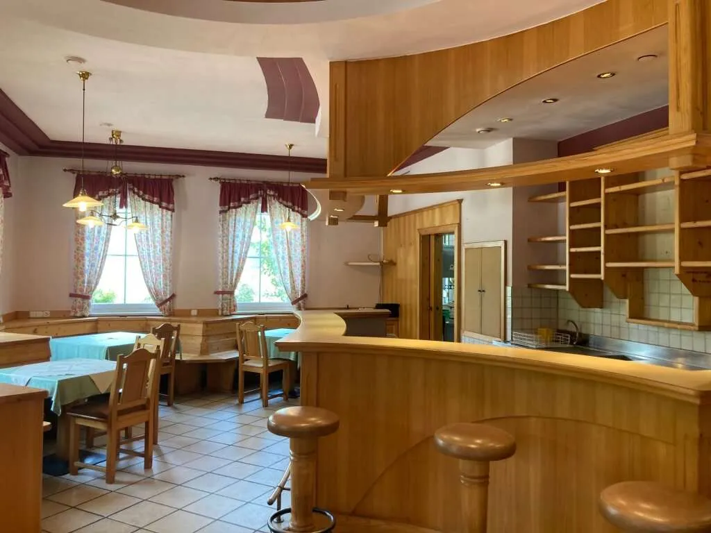Charmantes Gasthaus / Konditorei mit Wintergarten und Terrasse – pohled 3