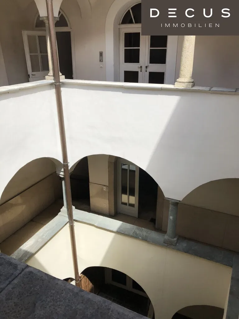 | STILVOLLER ALTBAU | BEWILLIGTE AUSBAUPLANUNG FÜR DAS DACHGESCHOSS | TOP LAGE - Ansicht 3