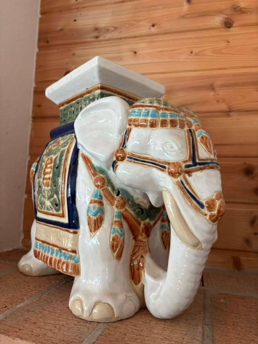 Blumenstnder Elefant Keramik,  40,- (8072 Enzelsdorf) - willhaben