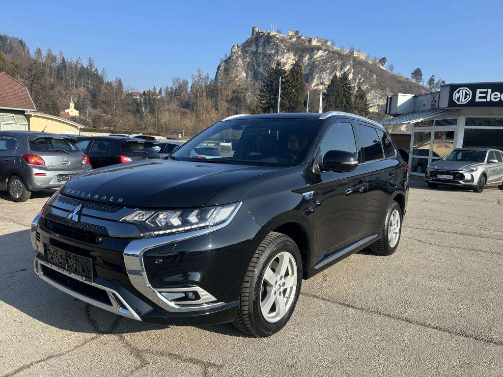 Mitsubishi Outlander 2,4 PHEV Diamond Connect SUV / Geländewagen