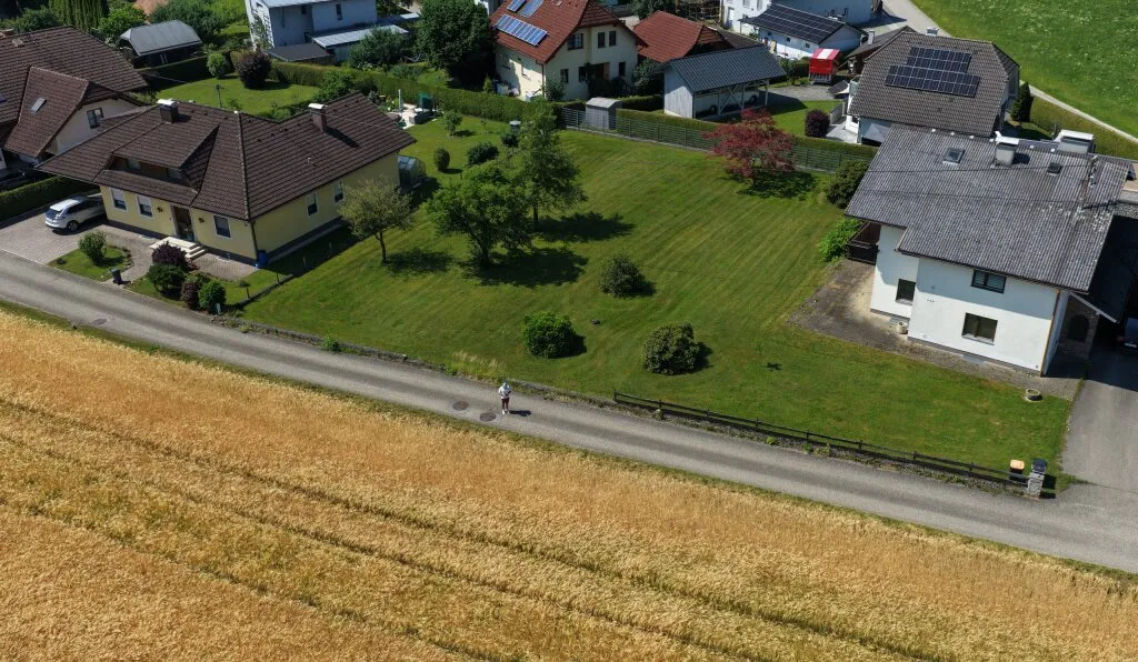 Erstrebenswerte Doppelhaushälfte in der Rosenau, Seewalchen am Attersee - Ihr Traumhaus vom Bauträger wartet! - Ansicht 2