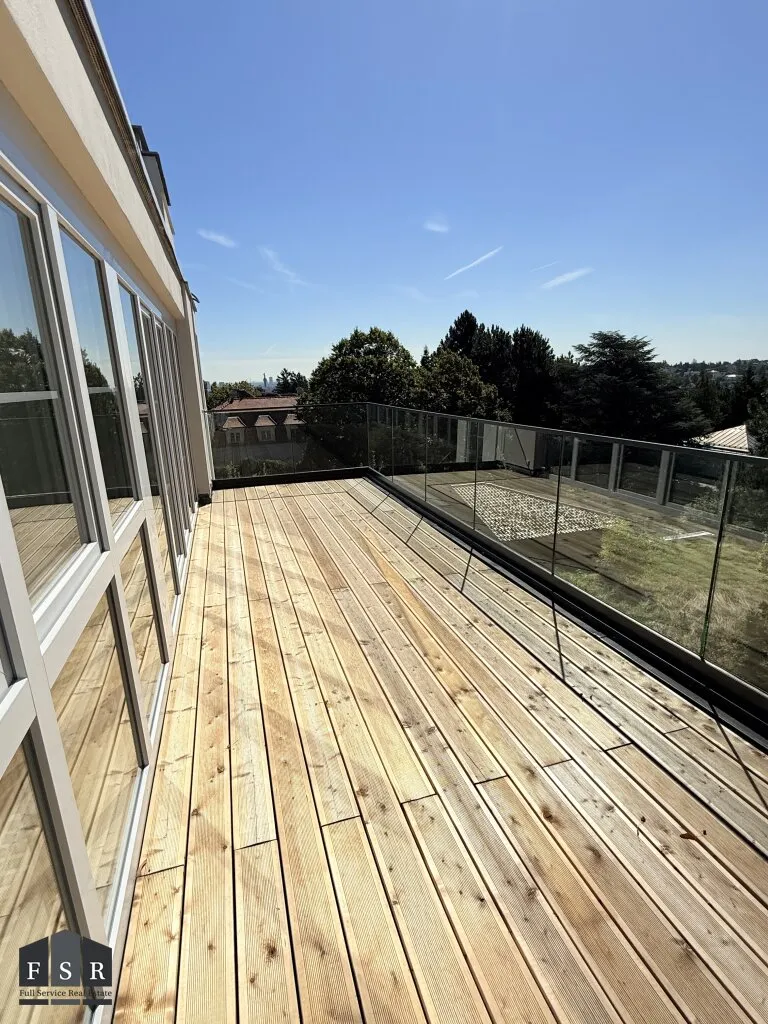 Exklusive Familienwohnung mit 3 Terrassen, Garage & luxuriöser Ausstattung - WOHNATELIERs SIEVERING - Ansicht 2
