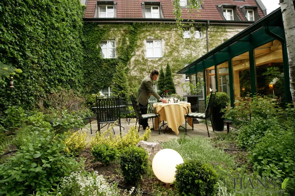 TOP Hotel in Guntramsdorf - 35 Zimmer, modernisiert, großer Garten, 1105 m² Fläche! - Ansicht 3