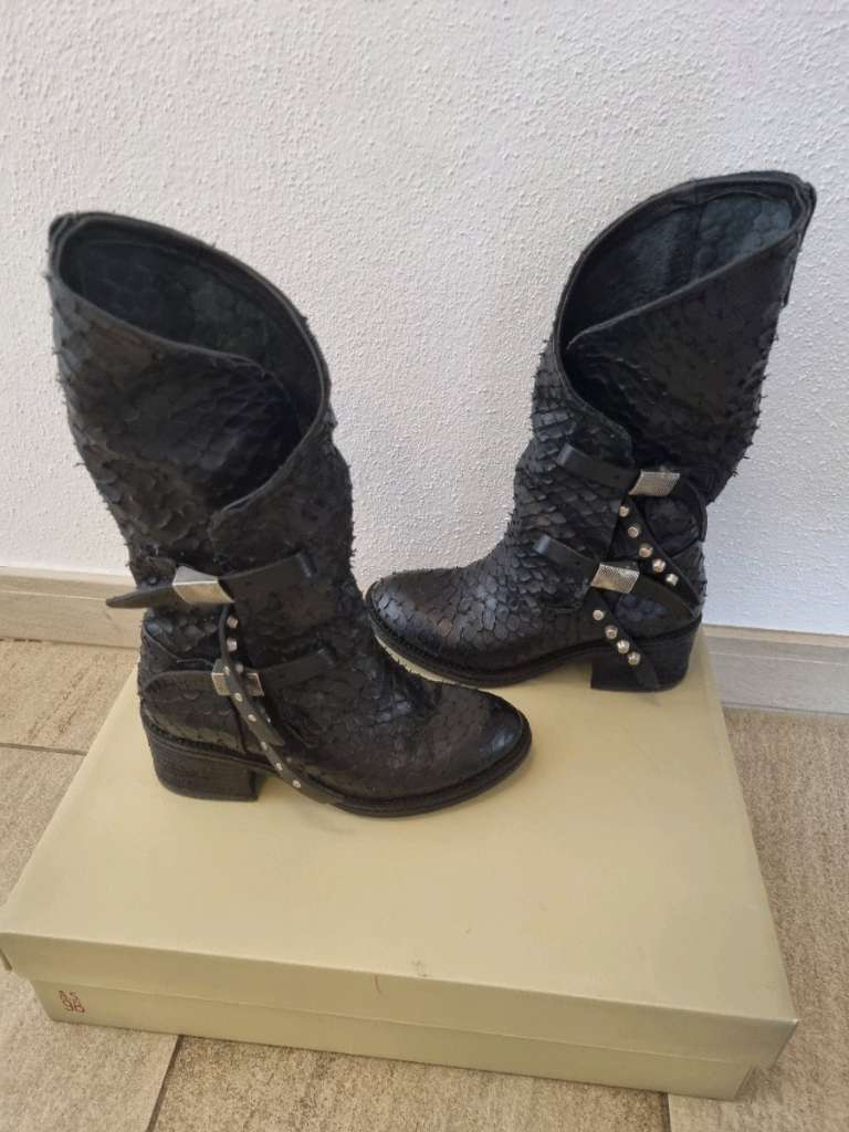 Ich verkaufe ein paar good sehr schöne Echtleder Boots in Größe 41 von A.S.98!