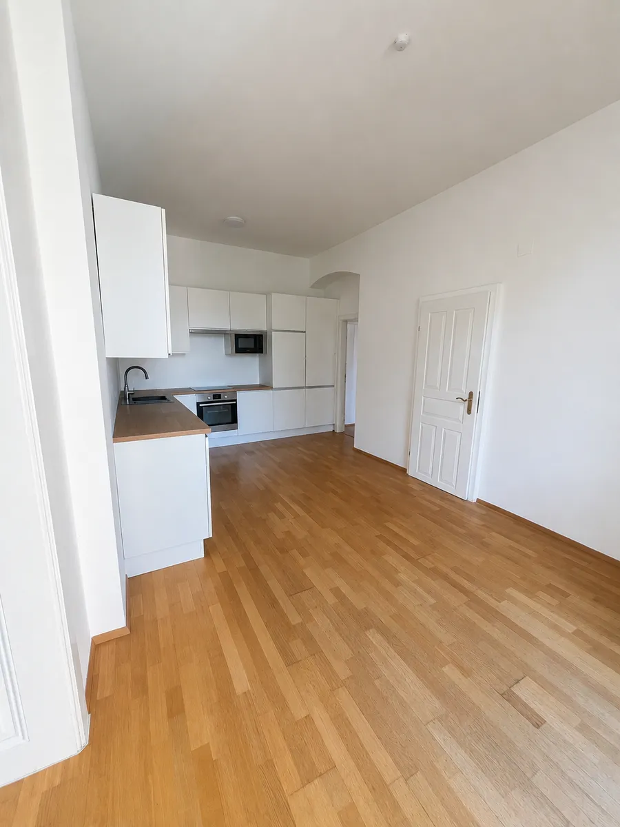 Altbauwohnung mit Balkon in Bestlage - Waltherstraße/ Ecke Klammstraße - Ansicht 2