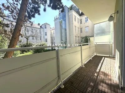 SONNIGES APARTMENT MIT SÜDBALKON UND GARTENBENUTZUNG ( BJ 1959 )