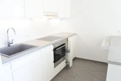 Helle, moderne Zweizimmerwohnung mit Tiefgaragenplatz – Bild 2