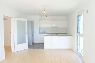 Helle, moderne Zweizimmerwohnung mit Tiefgaragenplatz