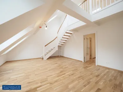 Dachgeschossmaisonette mit großem Balkon Top-Erstbezug – Bild 2
