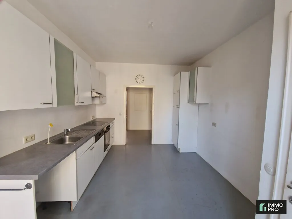 Nette 2-Zimmer-Altbauwohnung mit Balkon in der Mandellstraße - zu vermieten! - Widok 3