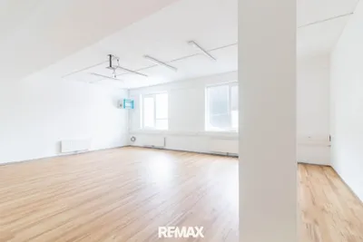 7-Zimmer-Gewerbeimmobilie mieten in Kirchdorf an der Krems – 307 m², € 2.449