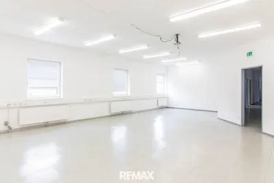 7-Zimmer-Gewerbeimmobilie mieten in Kirchdorf an der Krems – 307 m², € 2.449 – Bild 2 von 10