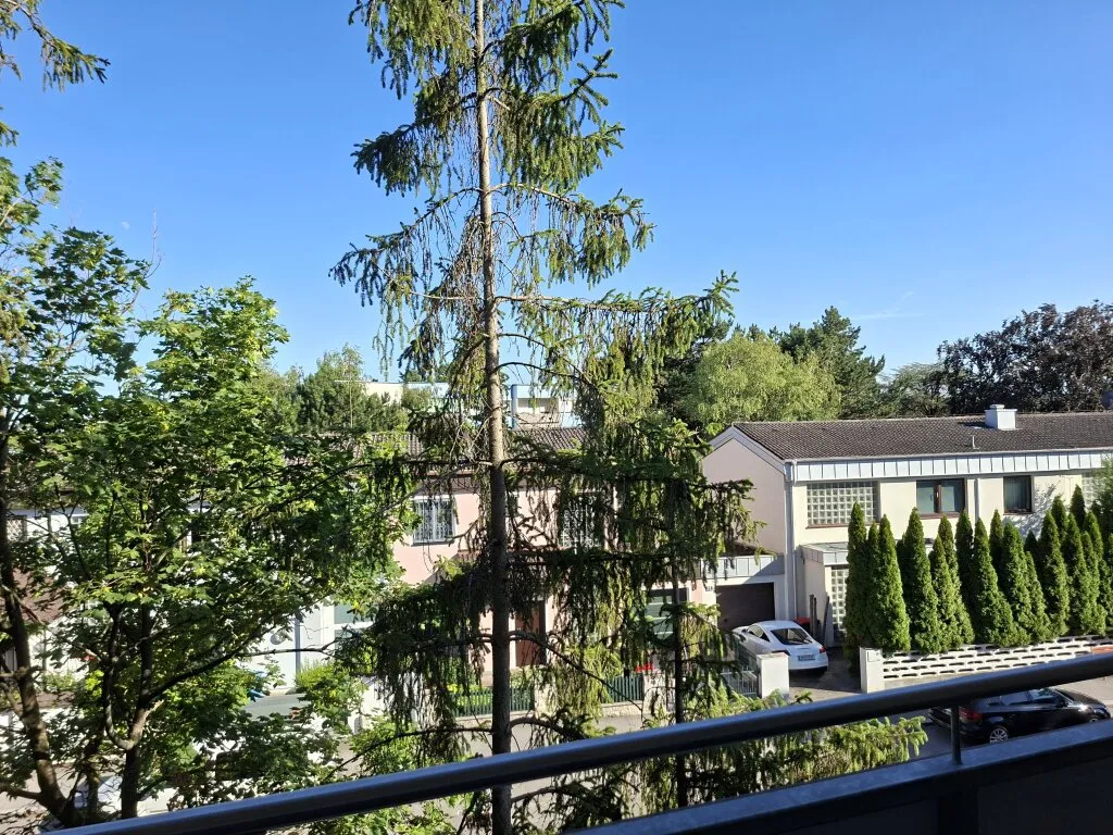 Schöne 3-Zimmer-Wohnung mit ca. 9 m² großen Süd-Loggia in perfekter Lage mit Nähe zu Zentrum und Bahnhof – pohled 3
